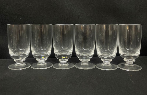 Conjunto composto por 6 copos em cristais - A11 cm Obs: bicado conforme a foto