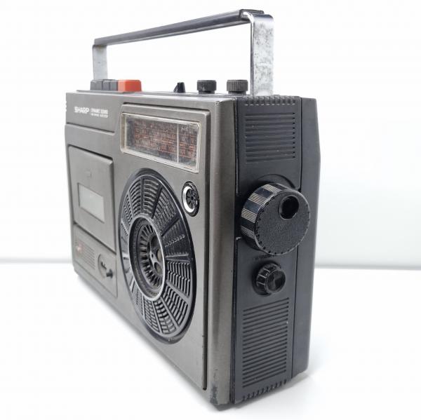 Antigo rádio Sharp Dynamic Sound - med. 28,5 cm - Peça