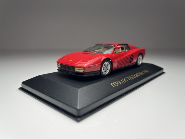 Ferrari F355 Berlinetta 1997 Vermelha - IXO Escala 1/43