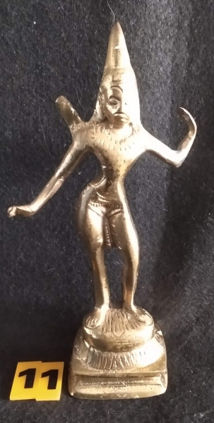 Dançarina egípcia", escultura de bronze maciço e polido, medindo 16 cm de altura.