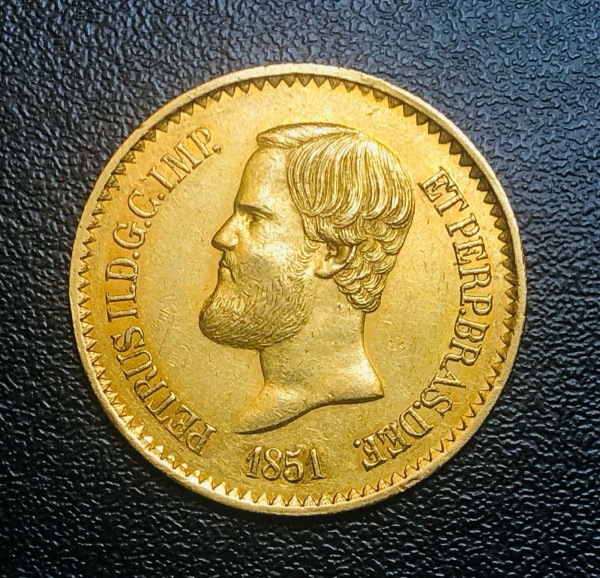 20.000 REIS 1851 BRASIL - O-635 IMPERIO - Ouro (.917) 17,9296 g 30 mm - DOM PEDRO II