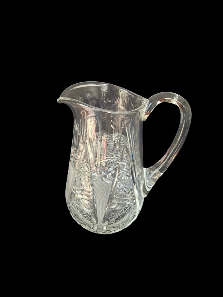 Refresqueira europeia em cristal translúcido lapidado, Alt. 23, Diam. 10 cm.