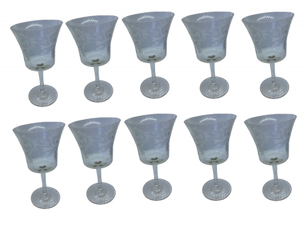 Dez taças para vinho tinto em cristal francês Sain Louis, Alt. 17, Diam. 8,5 cm.