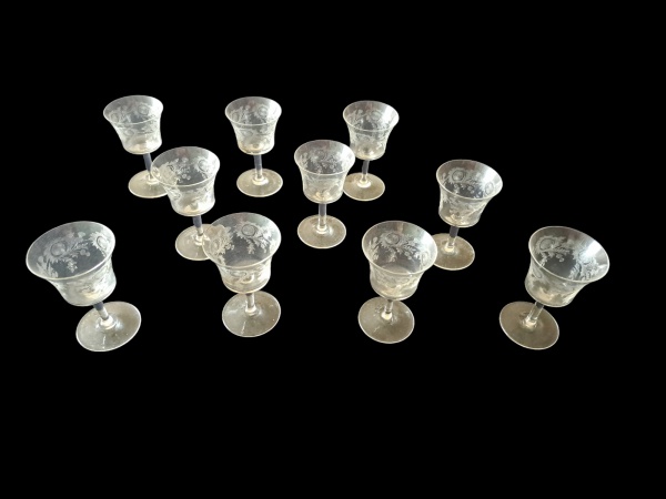 Dez taças para vinho do Porto em cristal francês Sain Louis, Alt. 10, Diam. 6 cm.