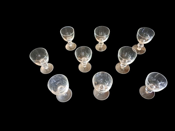 Nove taças em cristal translúcido, haste em esfera, Alt.11, Diam. 7,