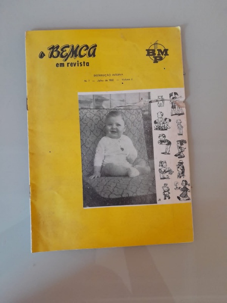 Antiga revista BEMCA, datada de Julho de 1960, Volume 6. Se encontra em regular estado de conservação com sinais do tempo devido a idade. Apresenta alguns desgastes em algumas páginas como alguns rasgos. Altura: 26cm  Comprimento: 19cm  N de páginas: 18.
