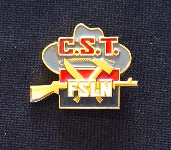 Pin da Nicarágua, em metal - CST / FSLN - Central Sandi
