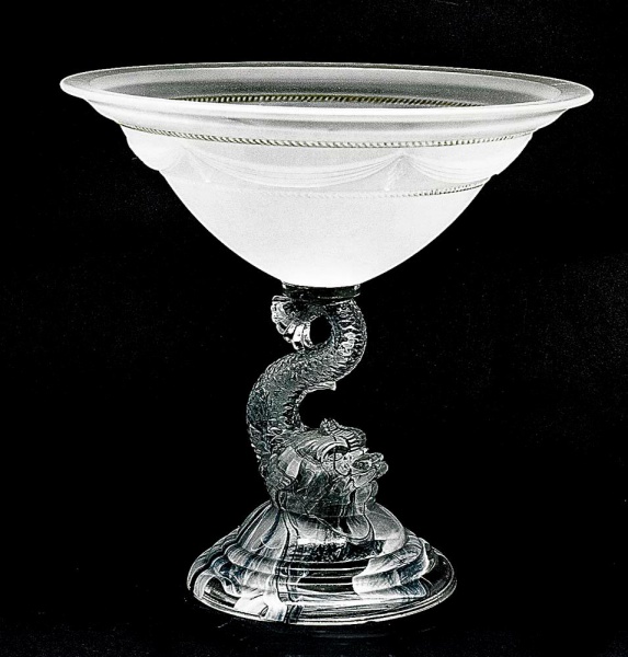 Biagio Bruni  Belíssimo Centro de Mesa Italiano Art Nouveau em cristal jateado, (Bruni   Design).  Assinado, 30 cm de altura.