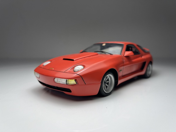 Porsche 928 Koenig Laranja Escala 1/24 Miniatura de Pla