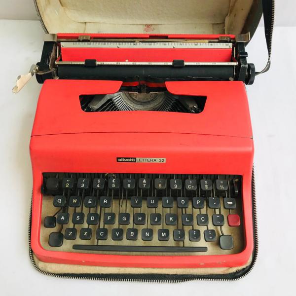 Antiga Máquina Escrever OLIVETTI LETTERA 32, maleta portátil