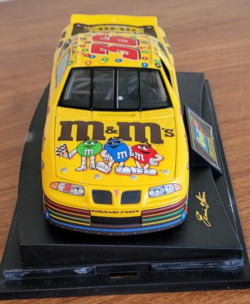 Ernine Irvan #361998 Revell Collection M&M's Diecas