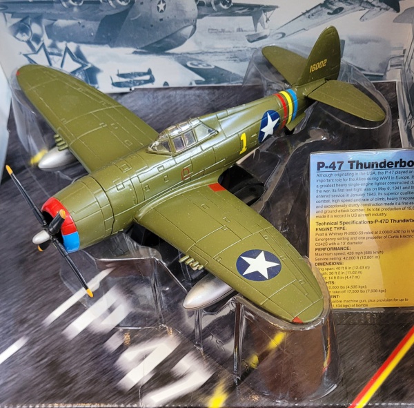 Avião caça P-47 Thunderbolt Motor Max 76316 escala 1:48