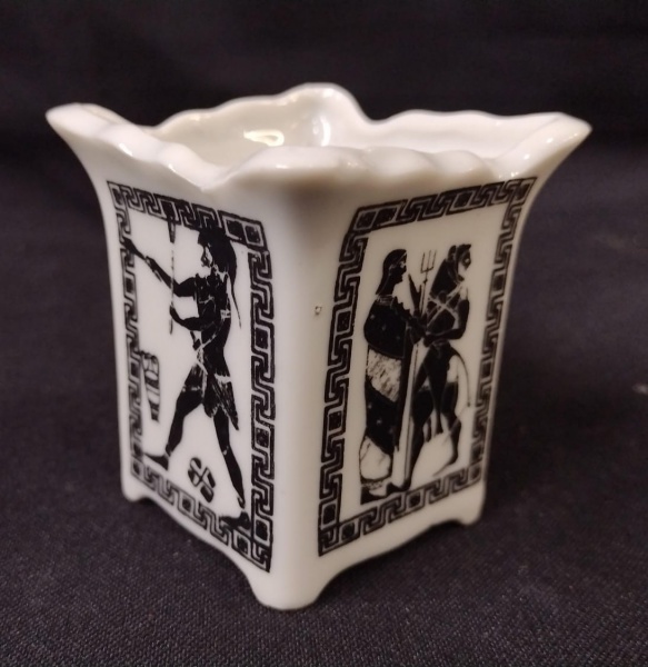 vasinho de porcela com imagens da grecia antiga 6 cm