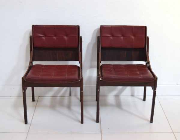 JORGE ZALSZUPIN - Belíssimo par de cadeiras anos 50/60, mobiliário executado em compensado náutico f