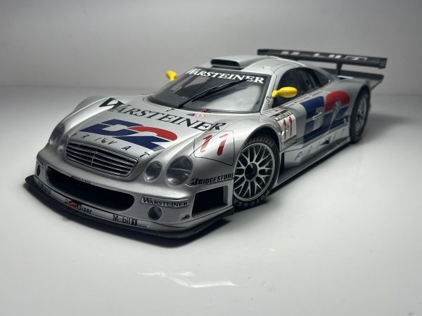Mercedes CLK GTR AutoArt Escala 1/12 miniatura em metal