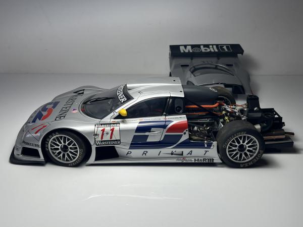 Mercedes CLK GTR AutoArt Escala 1/12 miniatura em metal