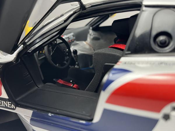 Mercedes CLK GTR AutoArt Escala 1/12 miniatura em metal