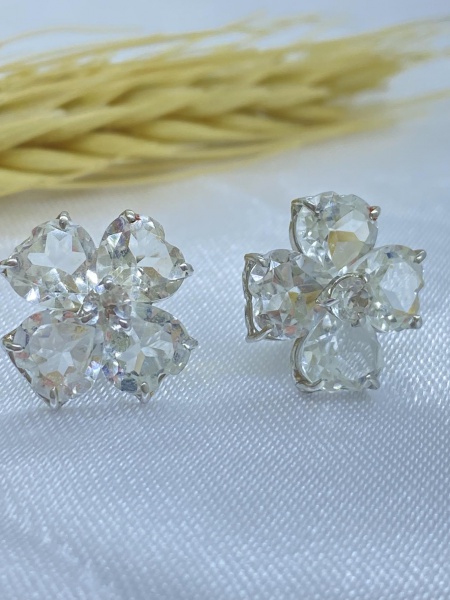 Joias . ANEL PAVÊ, LOVE ABAULADO, EM OURO BRANCO 18K - COM  DIA foto 2