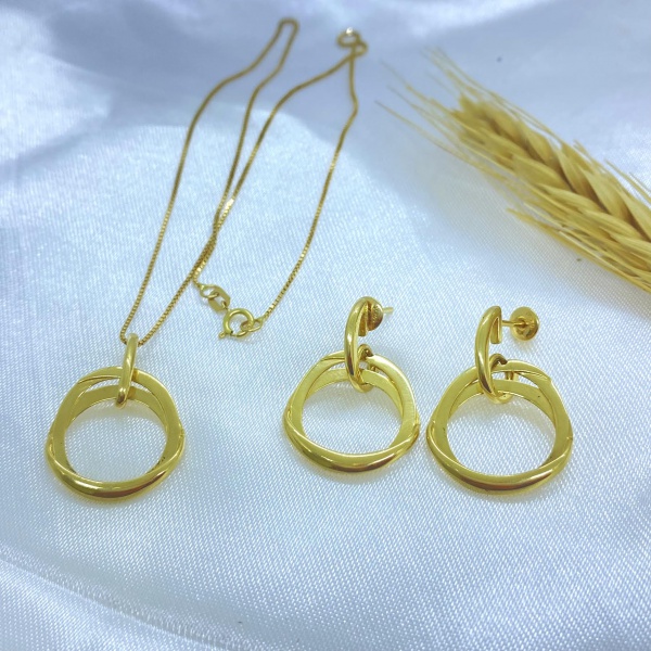 Joias . BRINCO DE LUAS ELEGANT, EM OURO BRANCO 18k, COM 30 DIAM foto 6