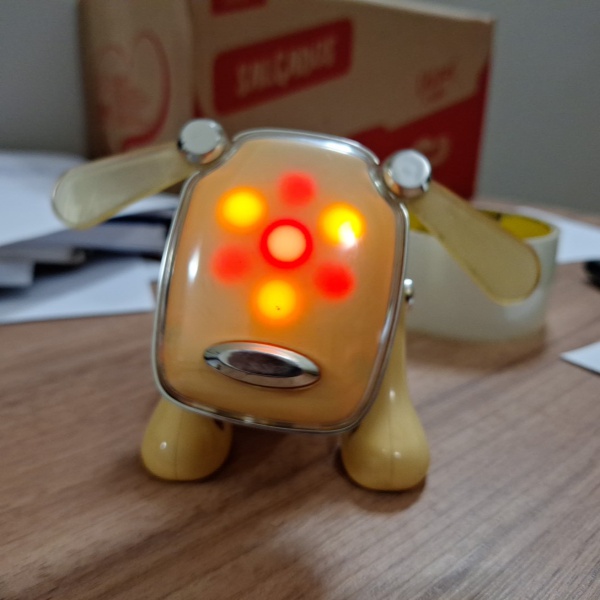 [八7503] SEGATOYS idog Boneco Idog Hasbro Sega Toys funcionando, acende luzes e movimenta