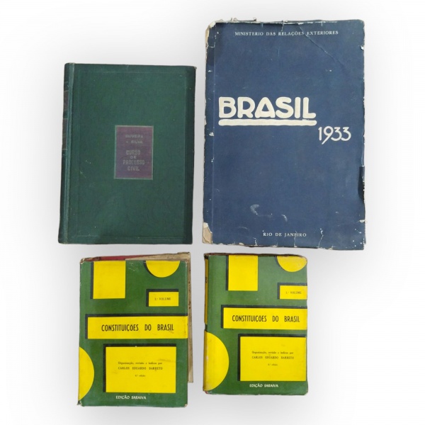 "Quatro Livros Direito: 1) Constituições do Brasil - Volumes I e II. 1971. Carlos Eduardo Barret