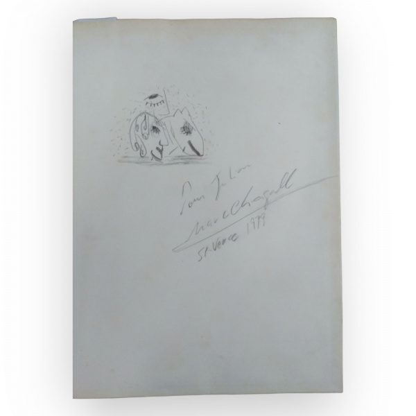 Chagall. . Com autografado e desenho feito pelo pintor. Werner Haftamnn . Nouvelles editions  Françaises. 1972. Encadernação em couro pleno, com dano na lombada, 34 x 26 cm, 55p + 48 plates coloridas com folha adjacente com explicação. Média de 200p.