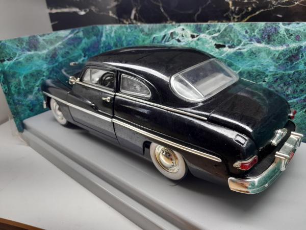 Miniatura Mercury Coupe 1949 Escala 1/18, Marca American Muscle ERTL