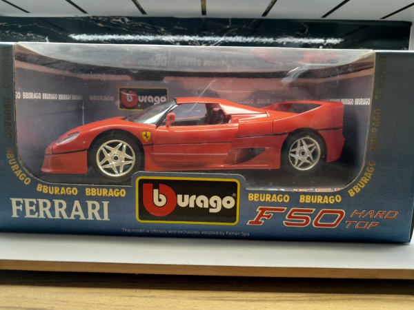 Bburago Ferrari F50 1/18 ハードトップ Miniatura Ferrari F50 Hard Top, Escala 1/18, Marca Burago