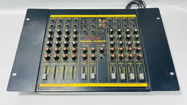 Mesa de som M8S Mark Audio General Mixer, apresenta funcionamento ao ligar na tomada, funções não te