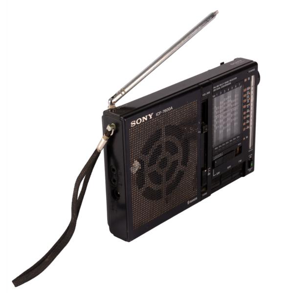 Colecionismo: Sony. ICF - 7600A. 9 bands. Antigo rádio