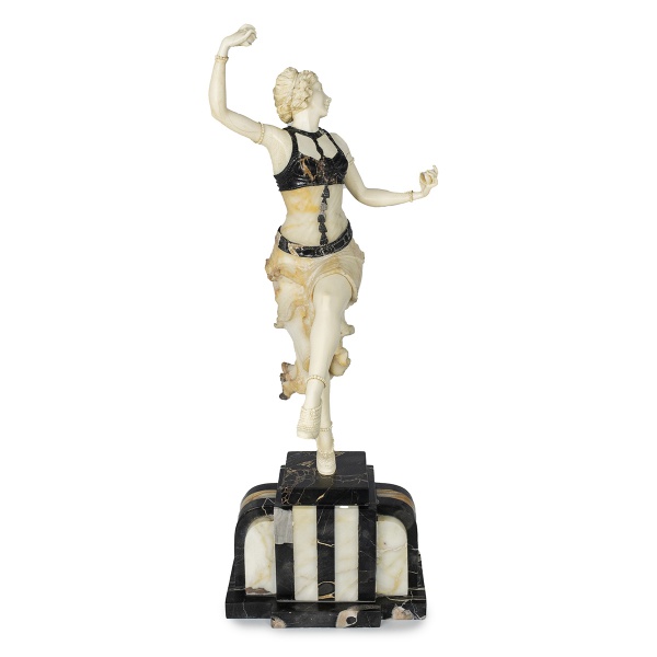Escultura Art Déco, em marfim e alabastro, esculpida na representação de dançarina de flamenco, segu