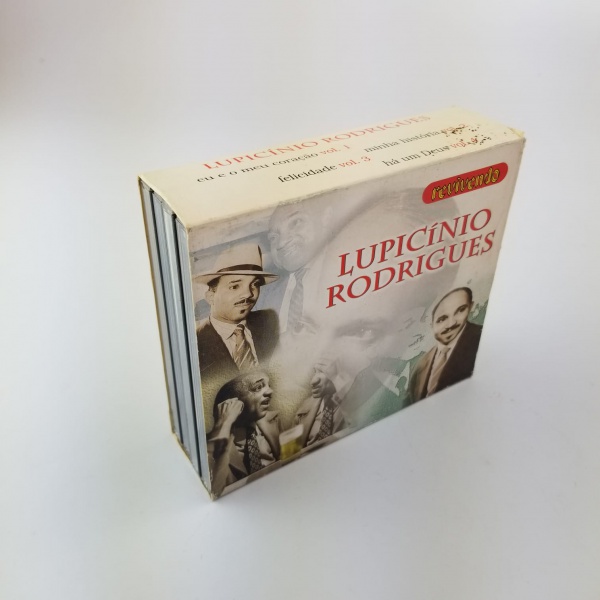 LUPISCINIO RODRIGUES / / Revivendo, s/d / / Quatro discos CD com a