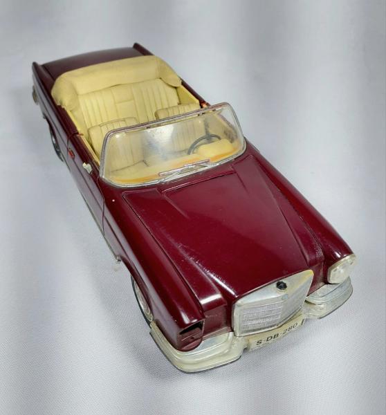 Lindo Carro da Maisto - Mercedes Benz 280SE Automatic (1966