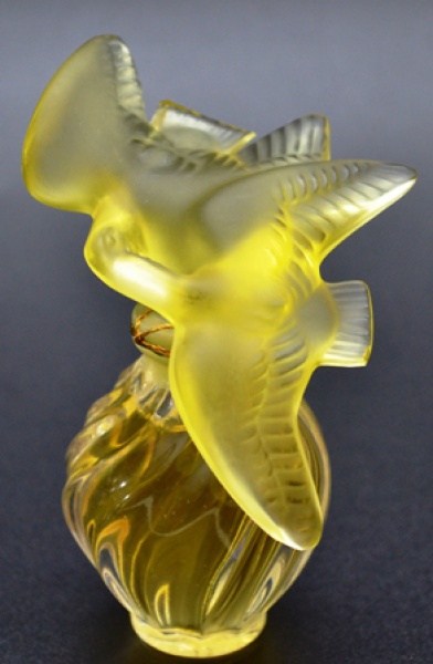 R. LALIQUE - Nina Ricci - `L`air du temps`. Frasco em c