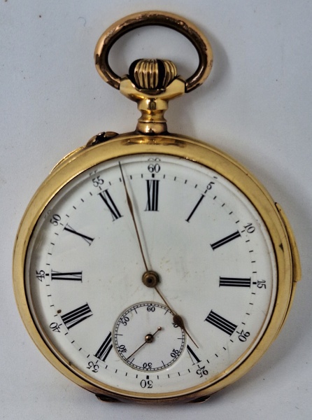 Relógio de algibeira em ouro 18k, com segundeiro e despertador. Peso 85g. Funcionando sem garantias