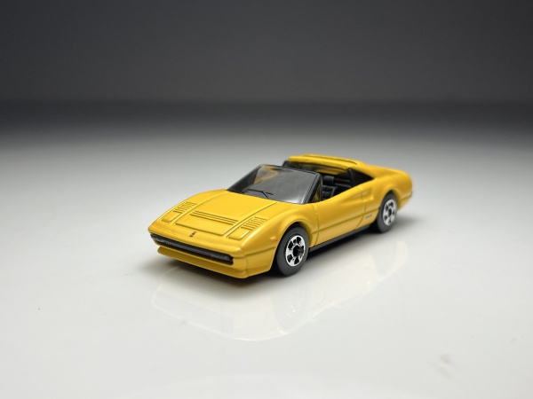 Ferrari 308 GTS Amarela - Hot Wheels Escala Aprox 1/64