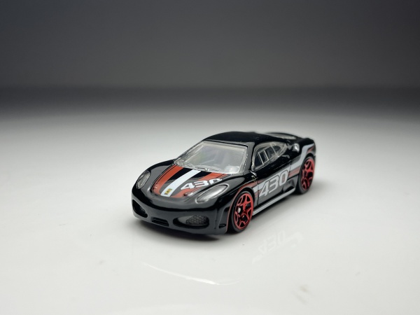 Ferrari F430 Challenger Preta - Hot Wheels Escala Apro