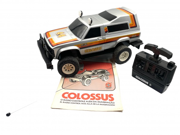 COLOSSUS ESTRELA Brinquedo antigo carro pick-up 4X4 rádio controle. Modelo em excelente estado, capo