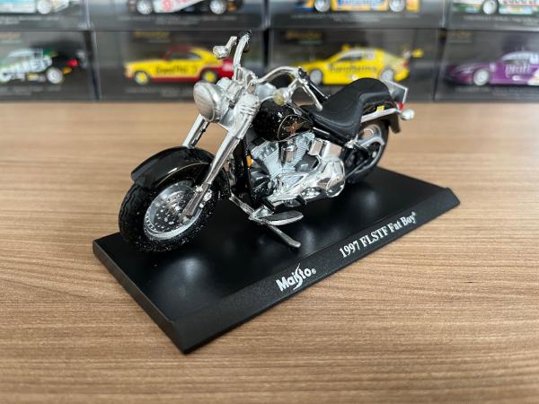 Miniatura Moto Harley-Davidson 1997 Flstf Fat Boy. Esca