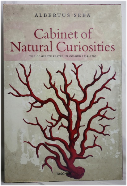 Cabinet of Natural Curiosities, Albertos Seba, edição em inglês. editora; Taschen. Capa dura, ilustr
