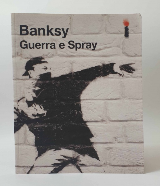 Banksy - guerra e spray | Trad. Rogério Durst | Ed. Intrínseca | 240pag