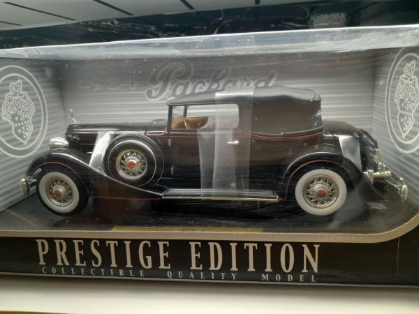 Miniatura Packard 1934 , Escala 1/18 , Marca Anson