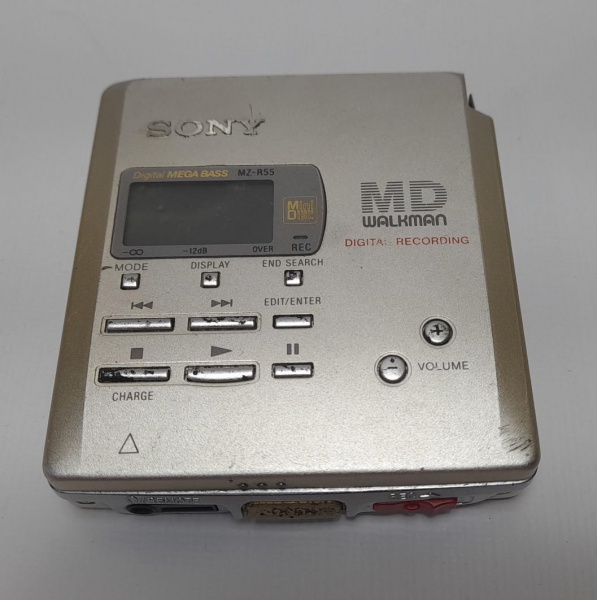 Diskman Sony MZ-R55 para mini disco (MD), made in Japan. No estado