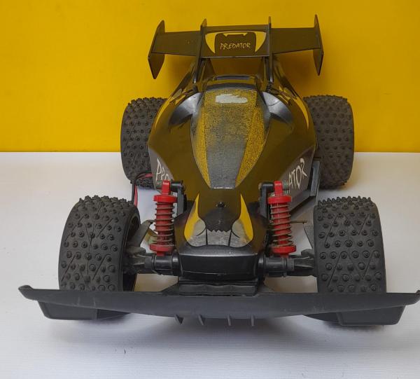 Grande carrinho de controle remoto anos 80/90. Nikko Predator 1/10