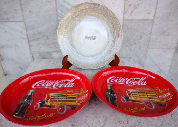 COLECIONISMO - Três peças de coleção da Coca-Cola: Um p