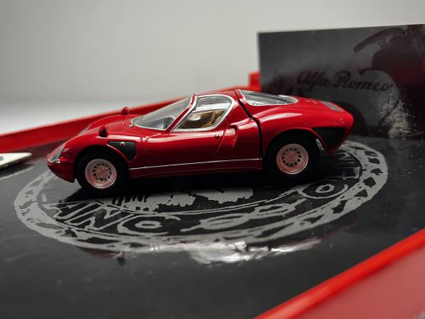 Alfa Romeo Tipo 33 Stradale 1968 Vermelho - Minichamps