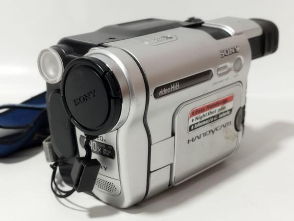 SONY - Câmera filmadora Sony Handycam Video Hi8 - CCD-T