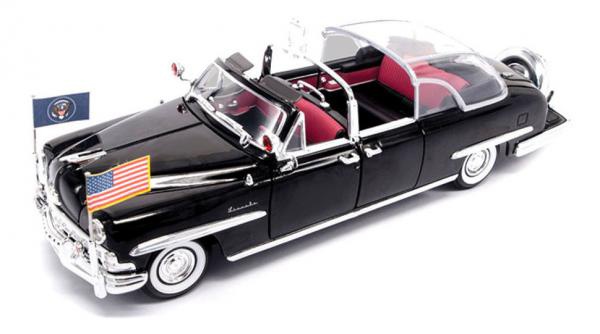 COLECIONISMO - Carro modelo Lincoln Cosmopolitan 1950 (Bubble Top) feito em metal com detalhes em ma