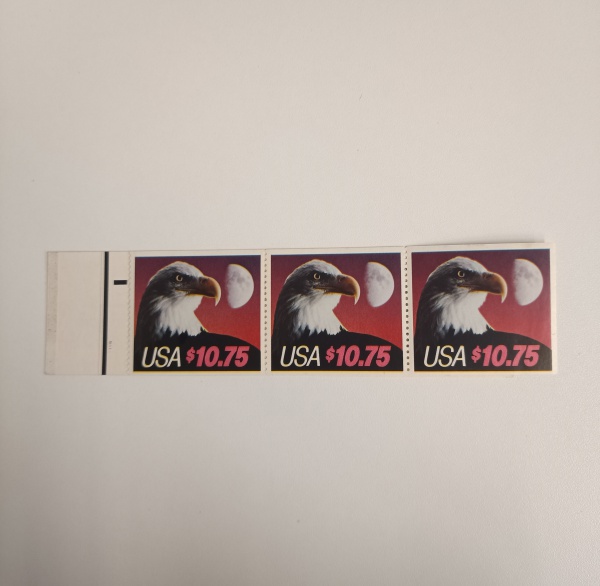 Estrangeiros, EUA, Caderneta c/ 3 selos de águia, com facial acima de US$ 30,00!