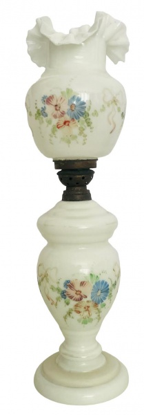 FRANÇA SÉC XIX - Imponente luminária de mesa em opalina francesa branco leitoso fabulosamente adorna